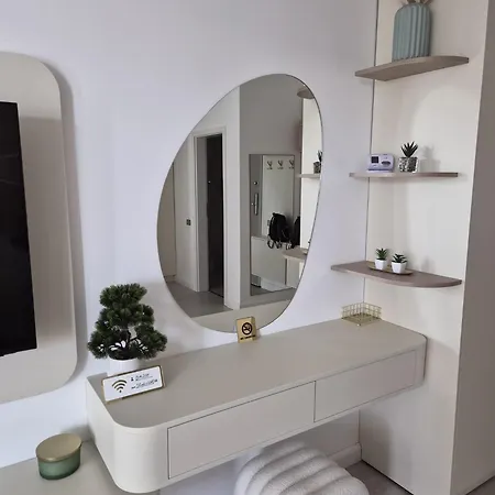 Zayra Luxury דירה Năvodari